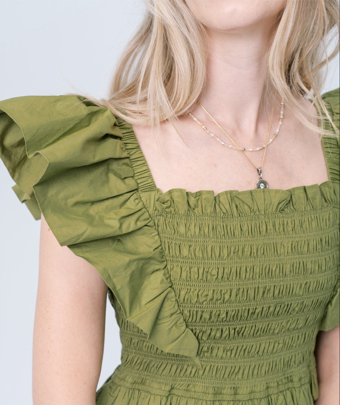 Women’s vintage green ruffle sleeve dress